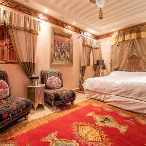 Riad Hikaya ****